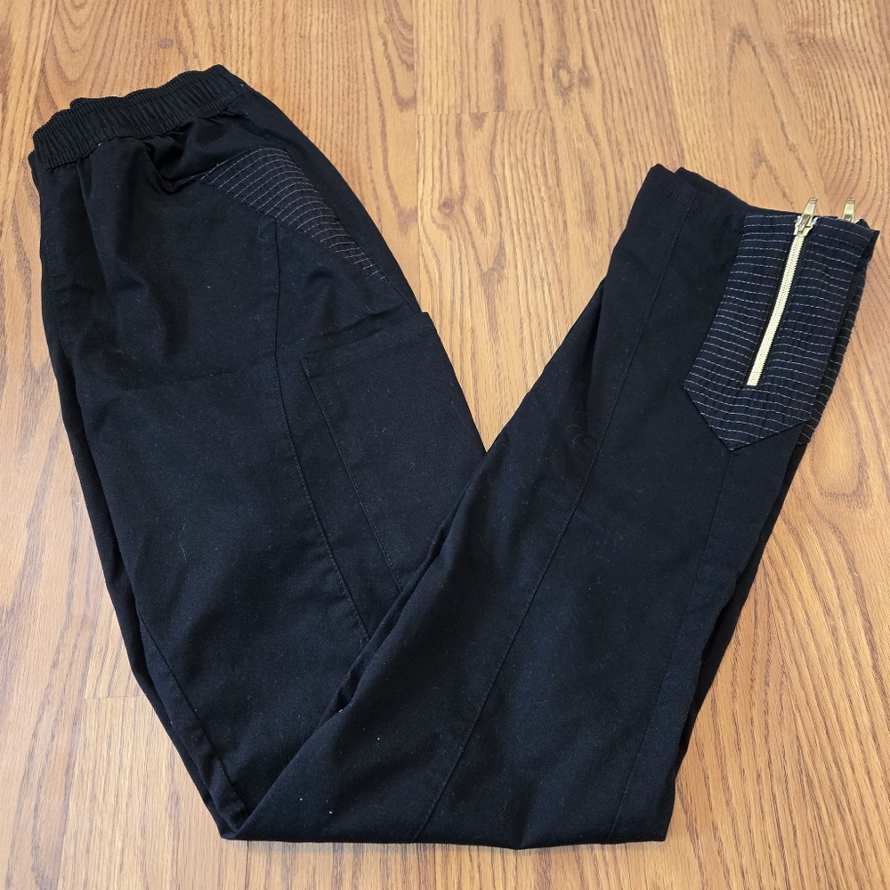 Jaanuu Black Scrub Moto Pants Gold Zippers Pockets Esthetician Nurse Scrubs XS
